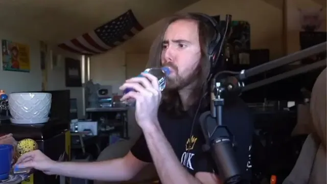 Carte meme Asmongold Drinks Water For The First Time
