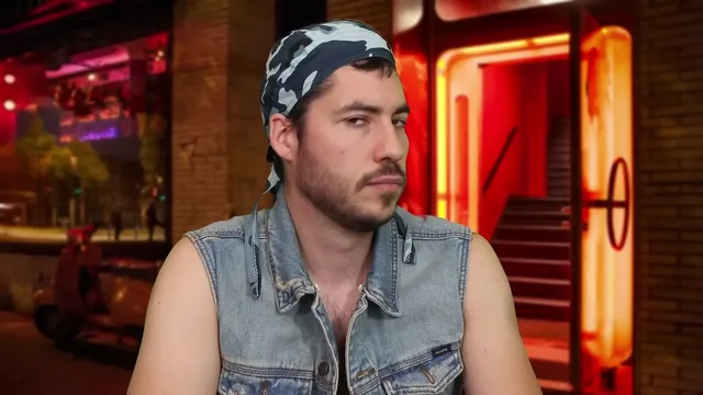 Asterion fait le dealeur en ASMR meme card