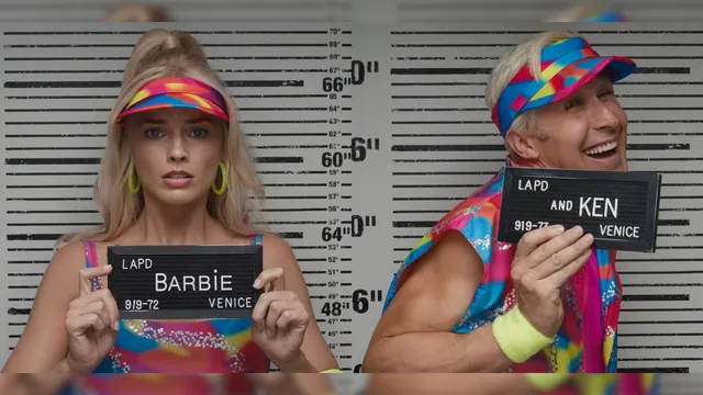 Carte meme Barbie and Ken Mugshot Redraws