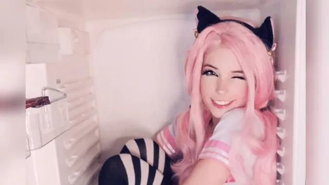 Carte meme Belle Delphine in a Fridge