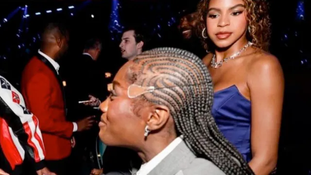 Carte meme Blue Ivy Looking at Doechii
