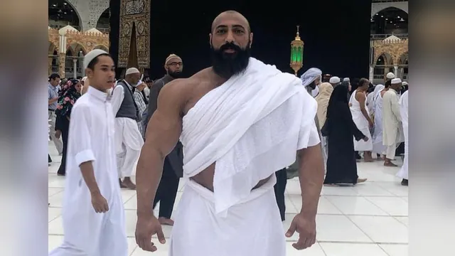Buff Muslim Guy meme card