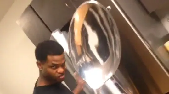 Carte meme Comically Large Spoon