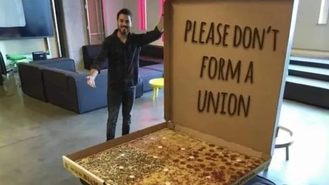 Carte meme Corporations Throwing Pizza Parties