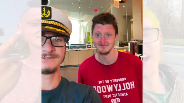 Carte meme Daniel Larson x Joshua Block (World of T-shirts)