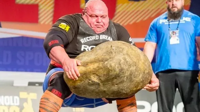 Carte meme Dimitar Savatinov Lifting Giant Stone