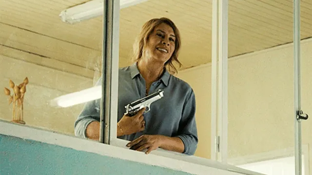 Carte meme Emilia Pérez Karla Sofia Gascon Gun GIF