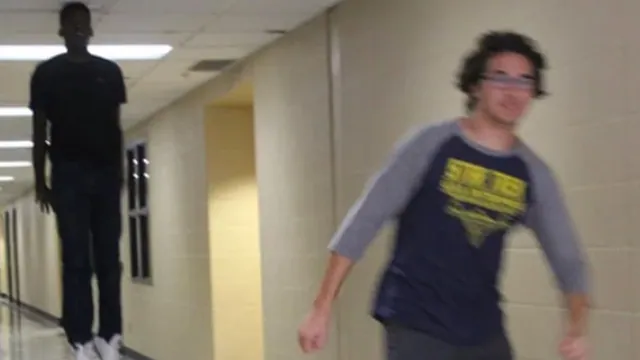 Carte meme Floating Boy Chasing Running Boy