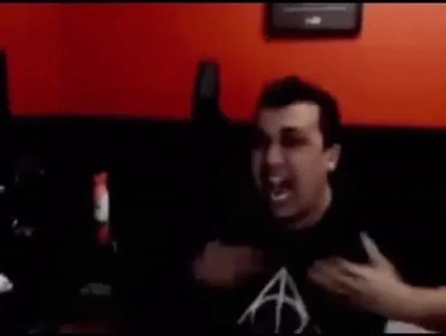 TK fond rouge meme