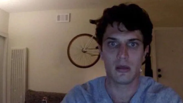 Carte meme Guy Staring into Webcam (Unfriended: Dark Web)