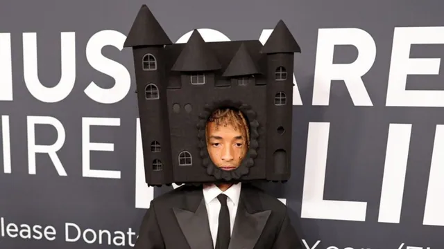 Carte meme Jaden Smith Wearing Castle On Head