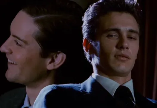 Carte meme James Franco Staring at Tobey Maguire
