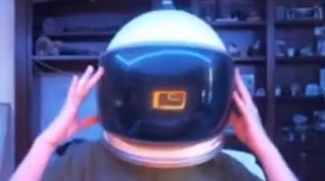 Jamie, a 16 Year Old Streamer Who Is Absolutely Taking Over the Internet meme card