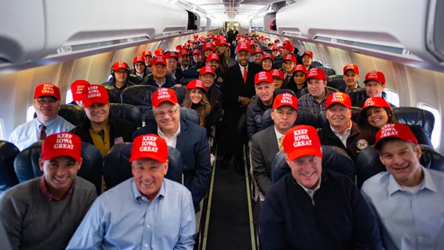 Carte meme « Keep Iowa Great » Hat Flight Photograph