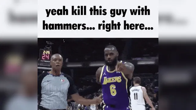 Carte meme Kill This Guy With Hammers / LeBron Pointing