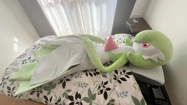 Carte meme Life-Sized Gardevoir Plush