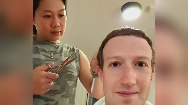 Carte meme Mark Zuckerberg’s Home Haircut