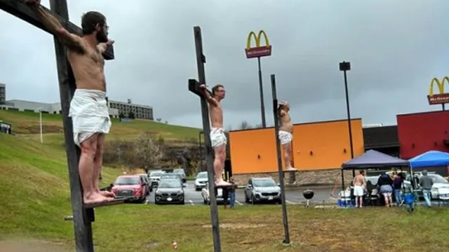 Carte meme McDonald’s Crucifixion