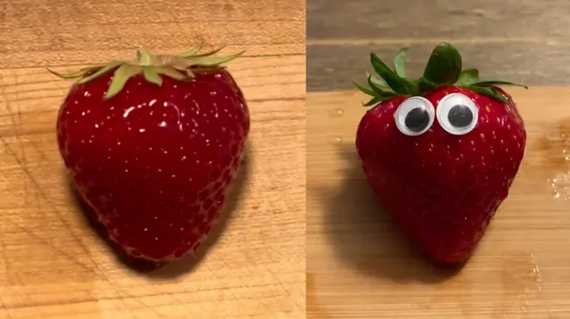Carte meme Oh Look a Strawberry