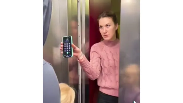 Carte meme Phone On The Floor / Save Her Life Videos