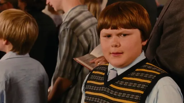 Carte meme Rowley Waves Then Looks Down