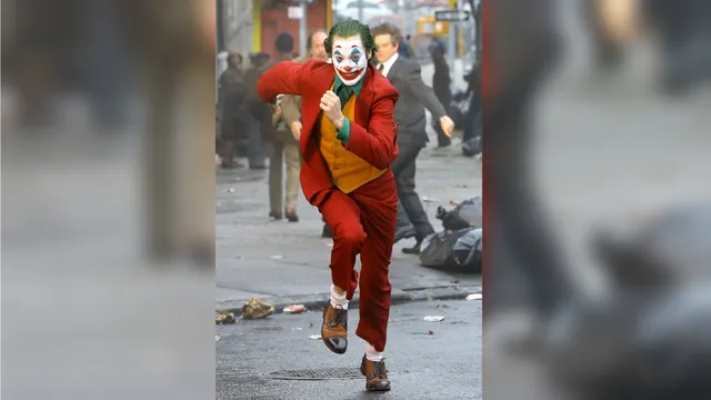Carte meme Running Joker