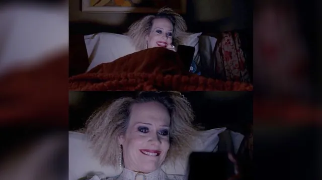 Sarah Paulson In Bed / Sally Joins Twitter meme card
