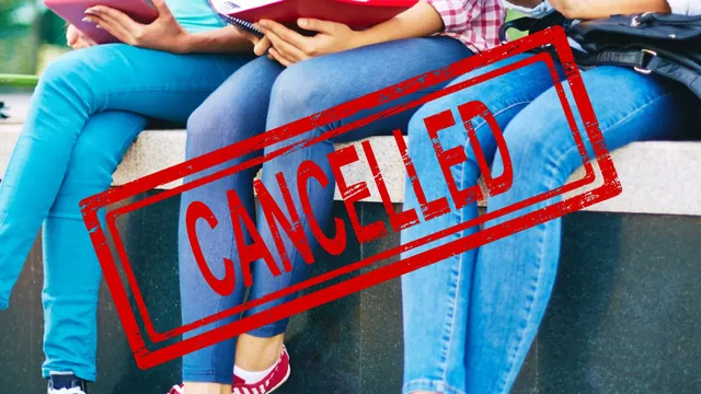 Carte meme Skinny Jeans Are Canceled