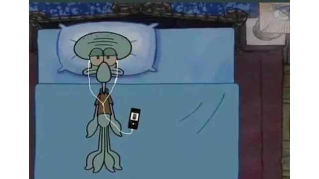 Carte meme Squidward Listening To Music In Bed