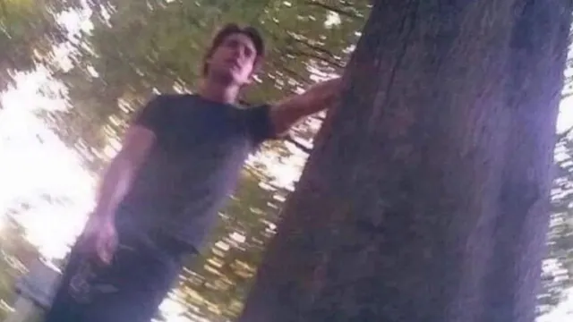 Carte meme Tom Cruise « Proceed » / Leaning On Tree 4chan Post