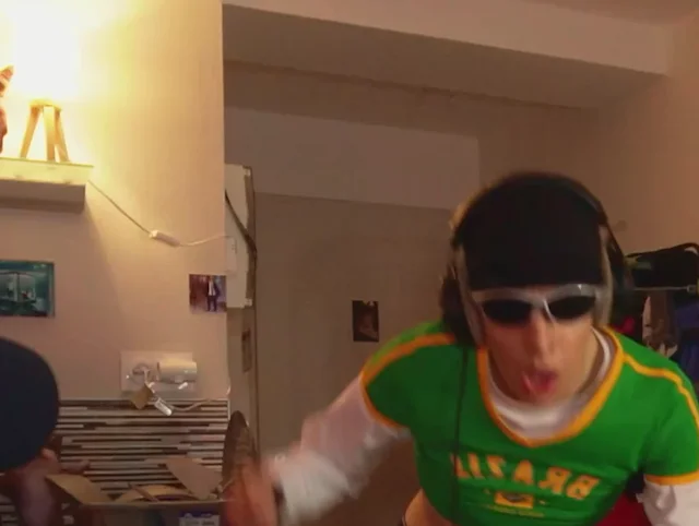 Meme Anyme's entrance