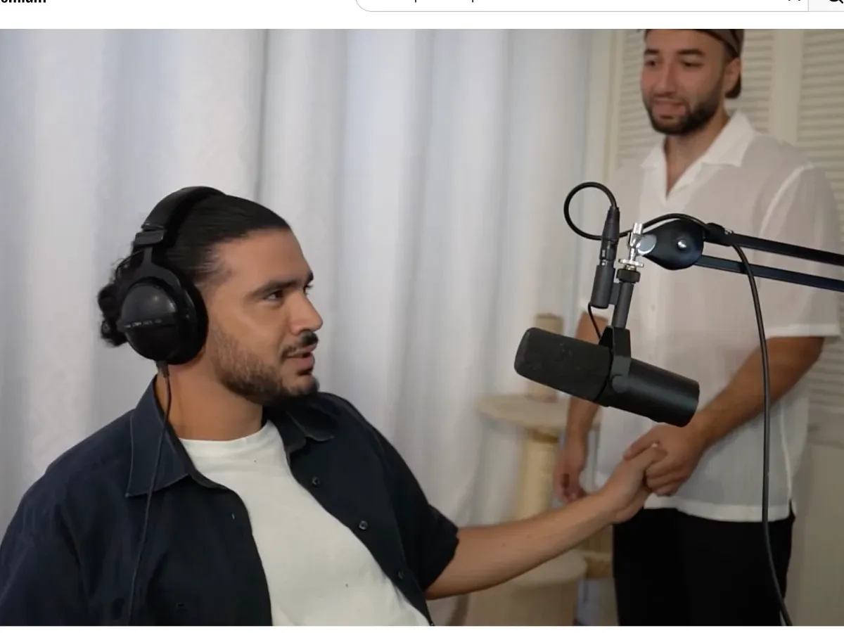 Meme "What are you doing here?"