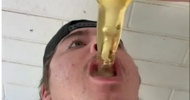 Carte meme Uncle Sink Cigarette Flip, Vortex Chug, Let’s Go
