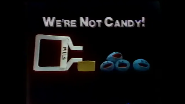 Carte meme « We’re Not Candy! » PSA (Singing Pills)