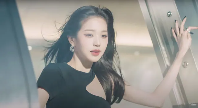 Wonyoung Jumping out Of a Plane meme card