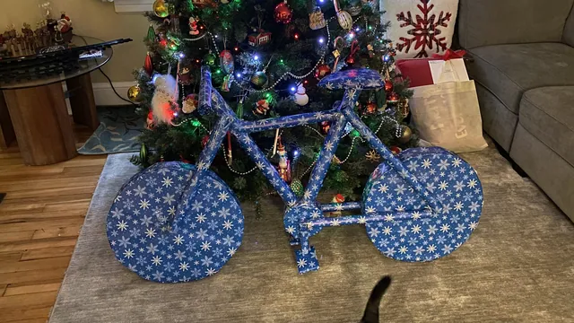 Carte meme Wrapped Bike Christmas Gift