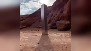 2020 Metal Monoliths meme card, common rarity