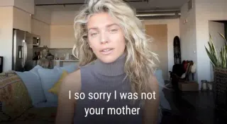AnnaLynne McCord "Dear President Putin" / "I'm So Sorry I Was Not Your Mother" meme card, common rarity