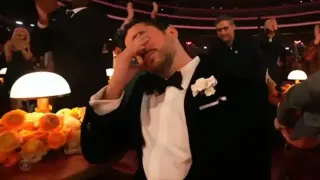 Carte meme Bad Bunny Crying at the Grammys, rareté commune