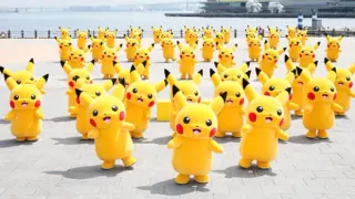 Carte meme Dancing Pikachu Army, rareté commune