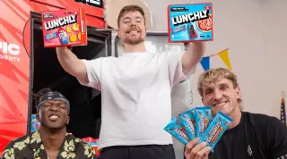 DanTDM vs. MrBeast, KSI and Logan Paul's "Lunchly" meme card, common rarity