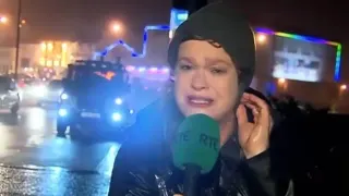 Carte meme Don’t Make Unnecessary Journeys / Reporter Hit By Sign, rareté commune