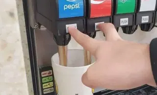 Carte meme Double Soda Pour, rareté commune