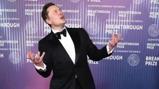 Carte meme Elon Musk Cringe Red Carpet Poses, rareté commune