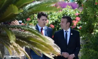 Carte meme Emmanuel Macron and Justin Trudeau Bromance, rareté commune