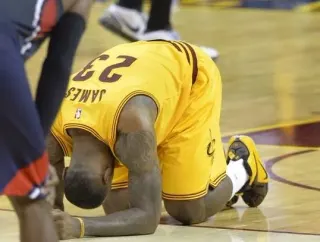 Carte meme Exhausted LeBron James, rareté commune