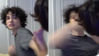 Carte meme Finn Wolfhard Punching Josh Ovalle, rareté commune