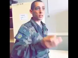 Carte meme Frappe-moi, je t'empoisonne, rareté rare