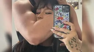 Headlock Selfie meme card, common rarity