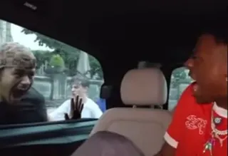 Carte meme IShowSpeed Barking at Window, rareté commune